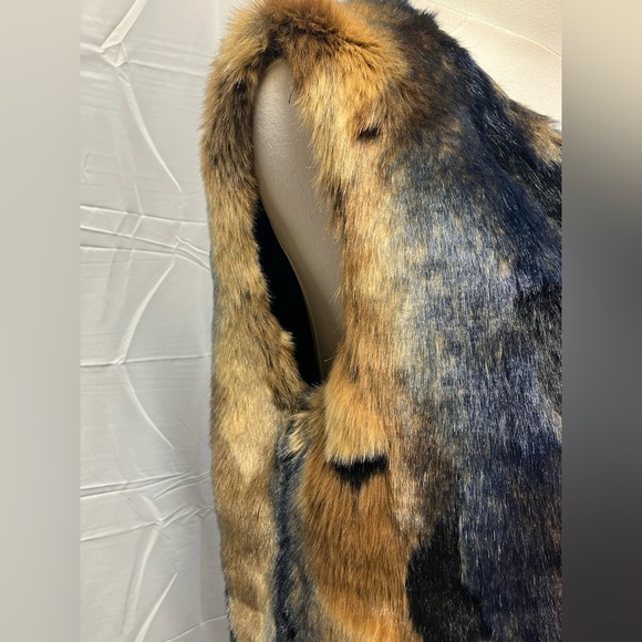Arianna By Howard’s Faux Fur Vest Black Blue Tan hook & Eye Like New  Sm/M - Picture 4 of 12